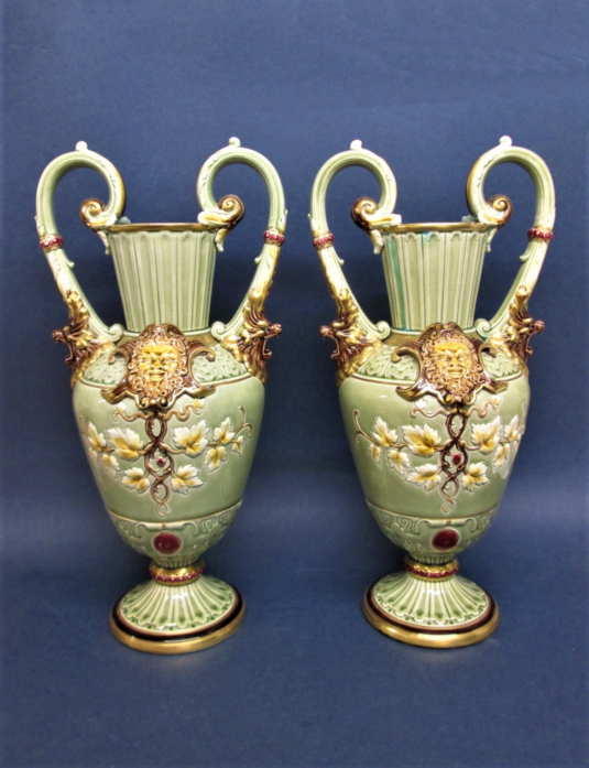Sarreguemines vases Renaissance majolique