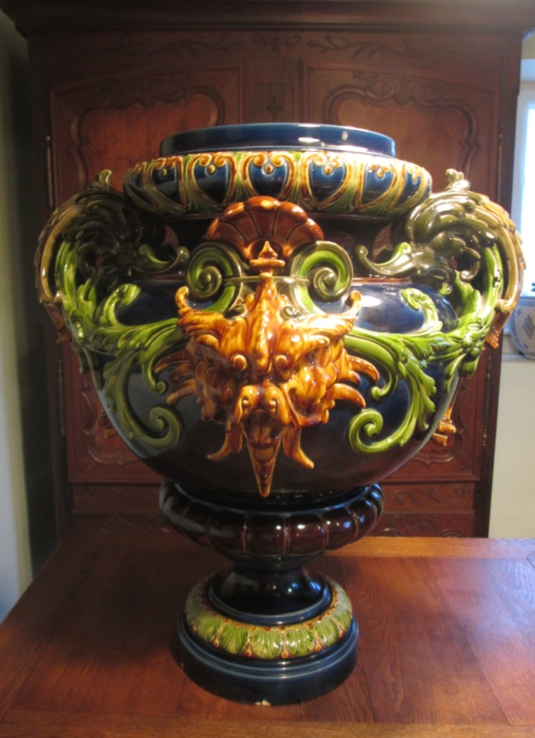 Sarreguemines vase Renaissance majolique